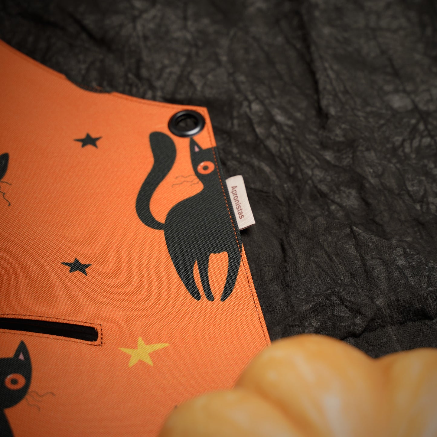 Halloween Black Cat Apron – Fun and Festive Apron with Pockets for Halloween